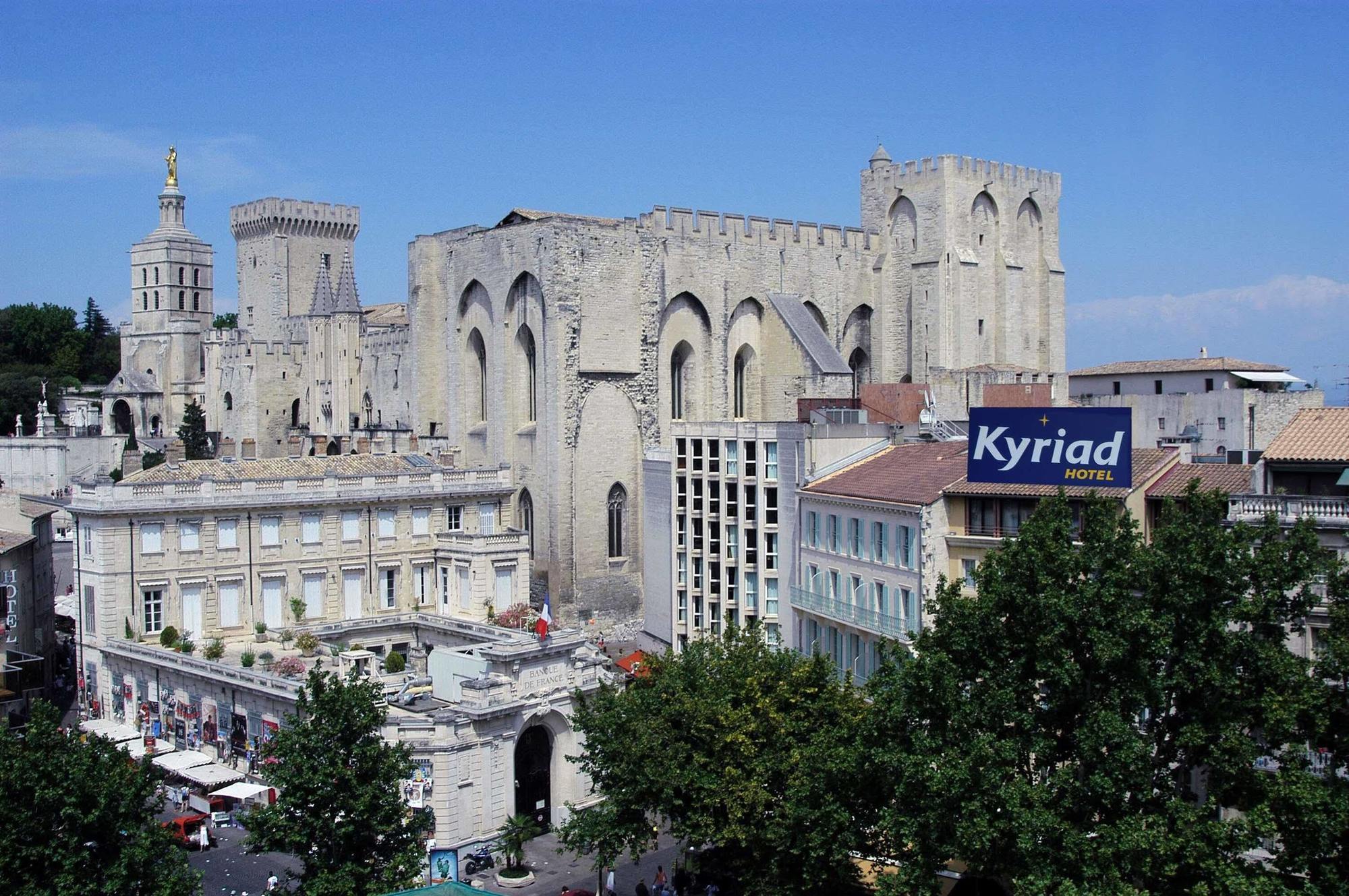 Kyriad Avignon - Palais Des Papes Экстерьер фото